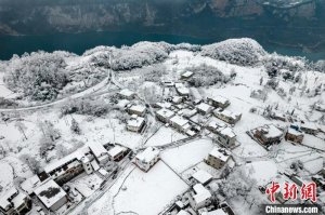 贵州黔西：乌江雪景美如画