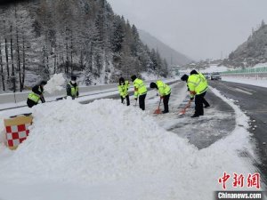 四川：高速公路路网春节长假日均车流量384万辆