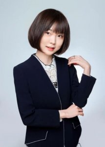 招生指南自称“长相比较可爱”的女副教授爆火 本人回应：已婚，发帖获