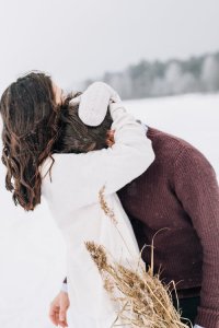 全国离婚率女人出轨的表现有哪些表现？女人有这些改变就说明她出轨了