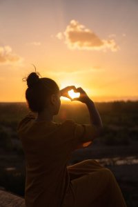 七夕情人节送女朋友什么礼物，七夕送女朋友礼物排行榜